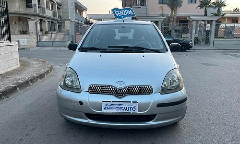 Toyota Yaris 1.0 Ben...