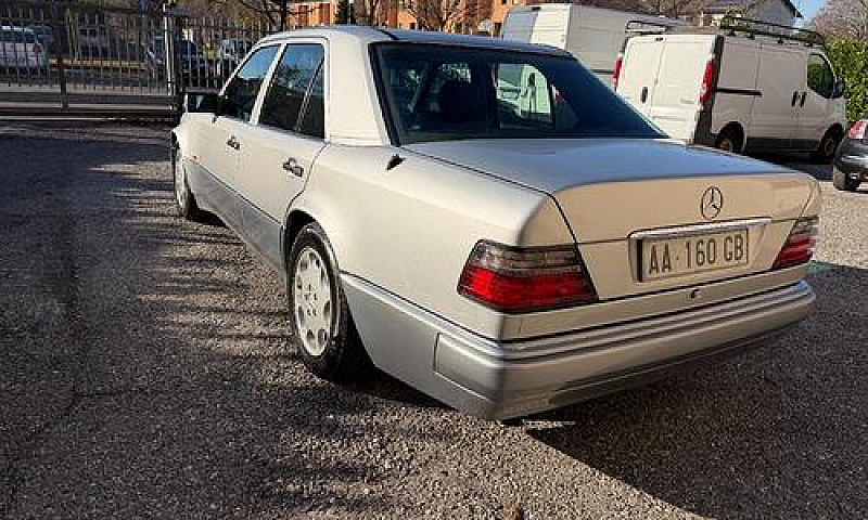 Mercedes-Benz E 500 ...