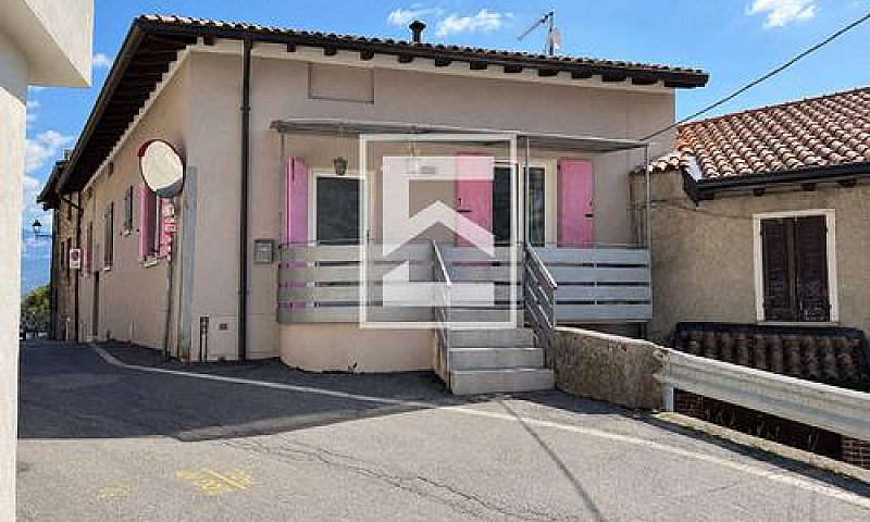 Porzione Di Casa - T...