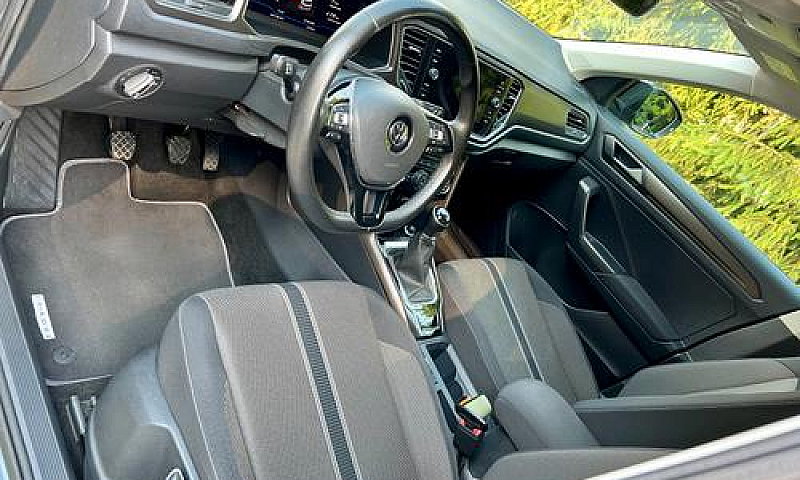 Volkswagen T-Roc 1.6...