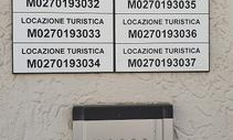 Disponibile Mese Set...