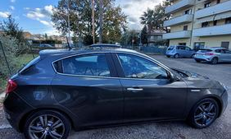 Alfa Romeo Giulietta...