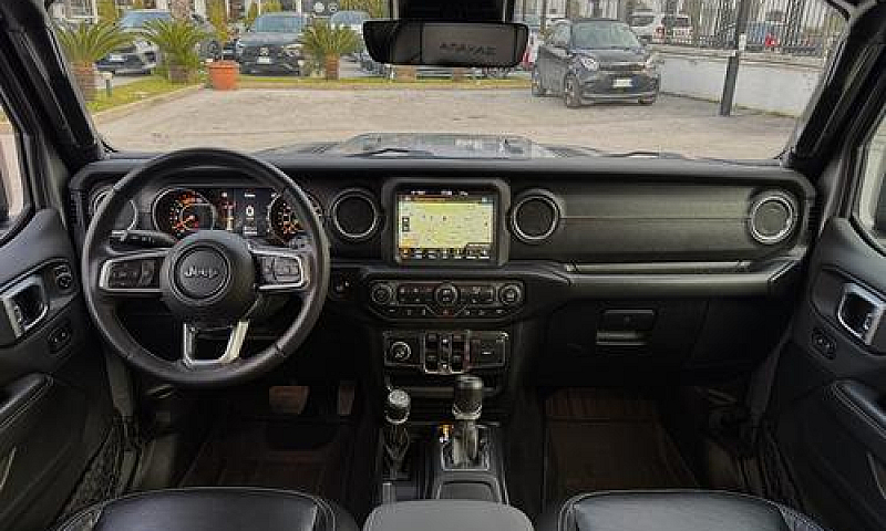 Jeep Wrangler Unlimi...
