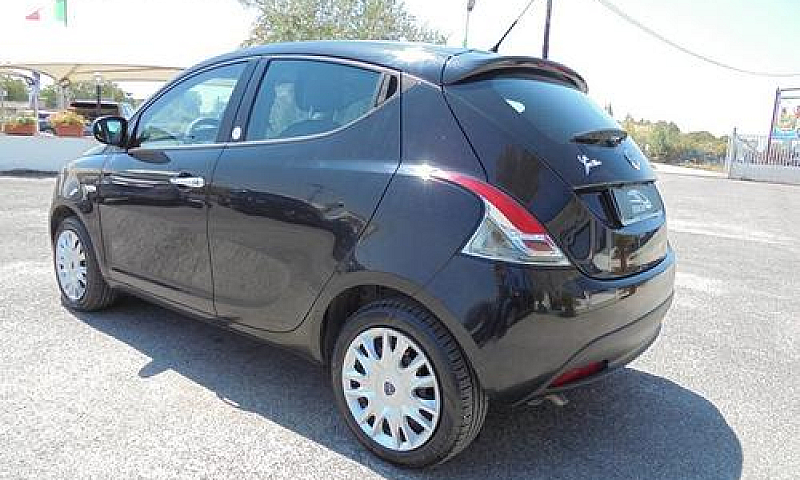 Lancia Ypsilon 1.2 6...