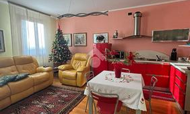 4 Locali A Montebell...