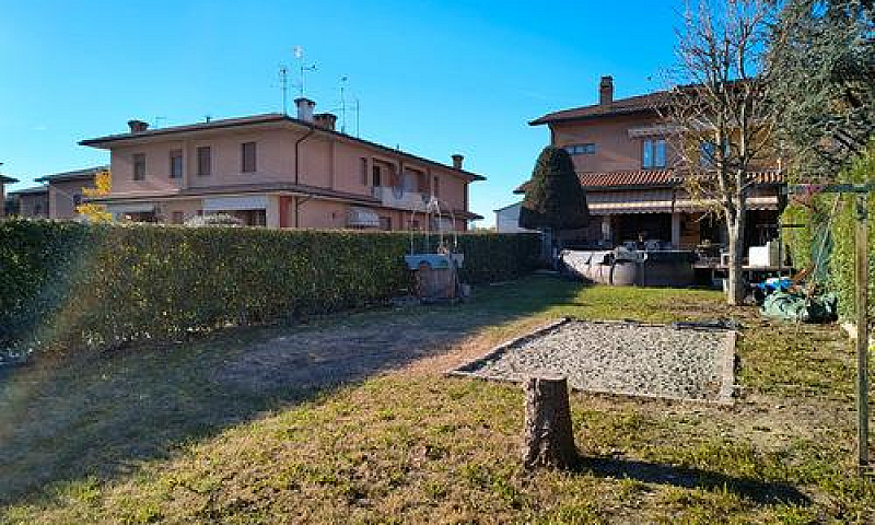 Vera Maisonette Su D...