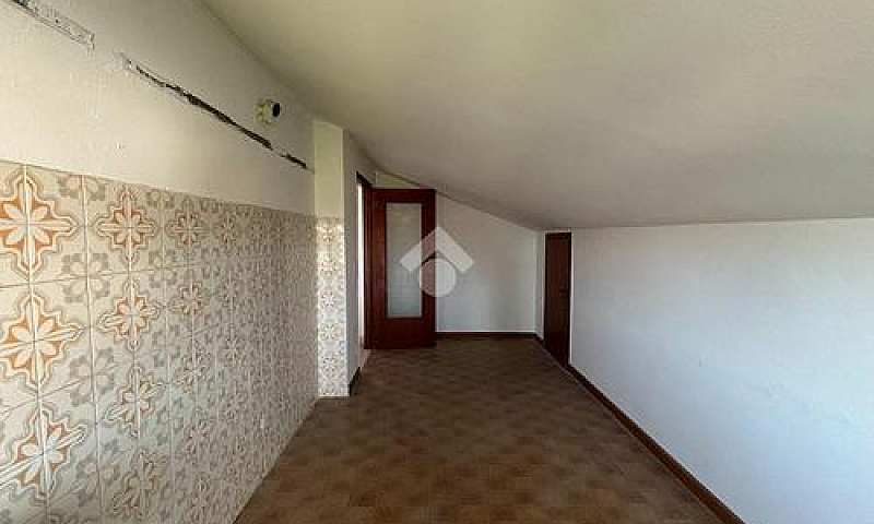 3 Locali A Moretta...