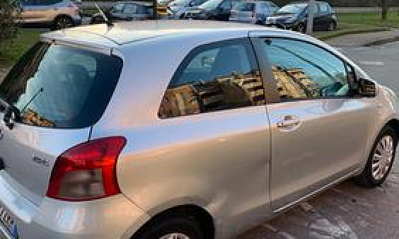 Toyota Yaris - 3 Por...