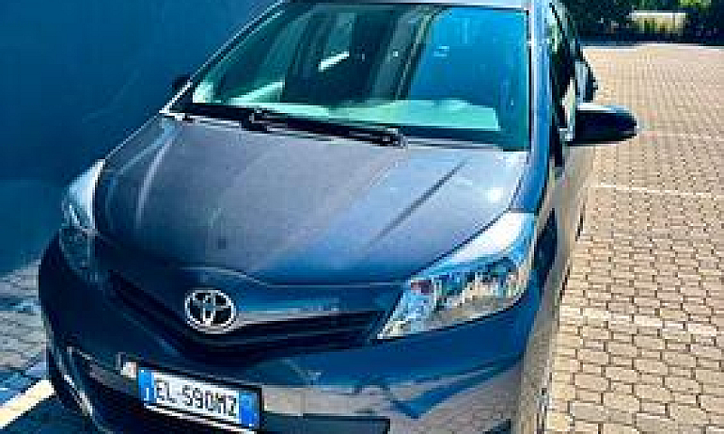 Toyota Yaris 2012...