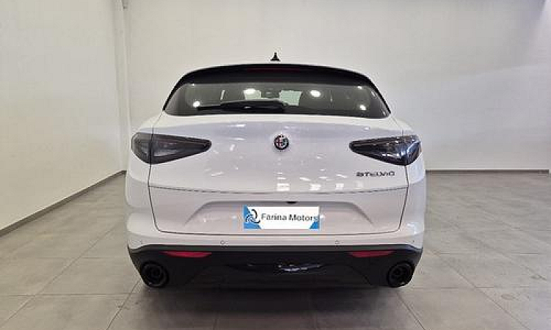 Alfa Romeo Stelvio 2...