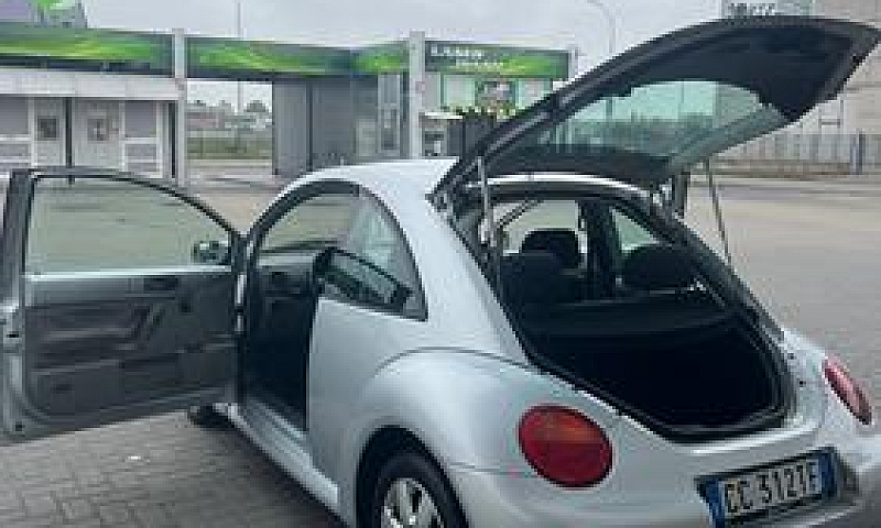 Volkswagen New Beetl...