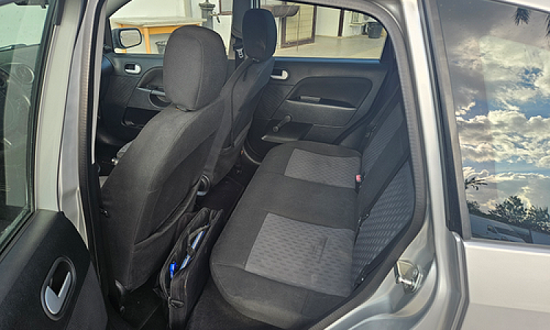 Ford Fiesta 1.4 Tdci...