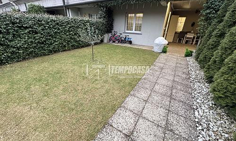 3 Locai Con Giardino...