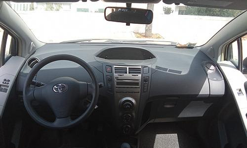 Toyota Yaris 1.0 5 P...