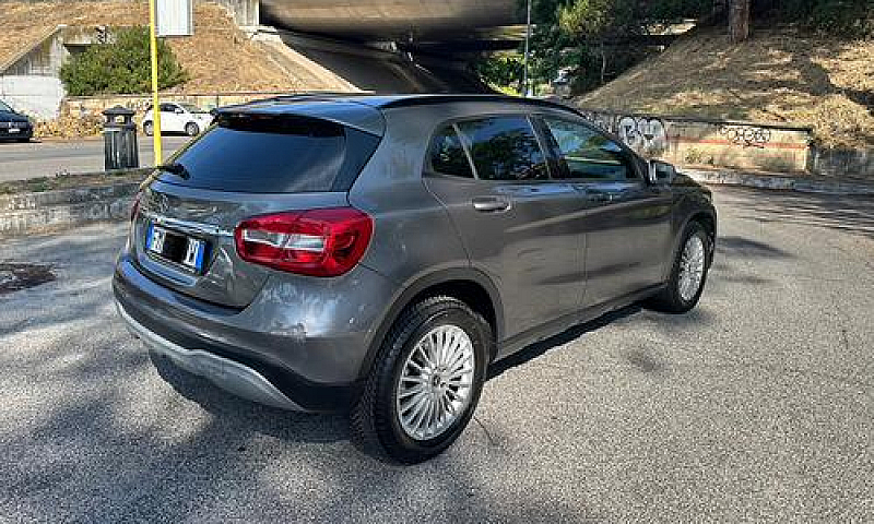 Mercedes Gla 180 Cam...
