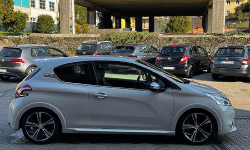 Peugeot 208 Gti 220C...