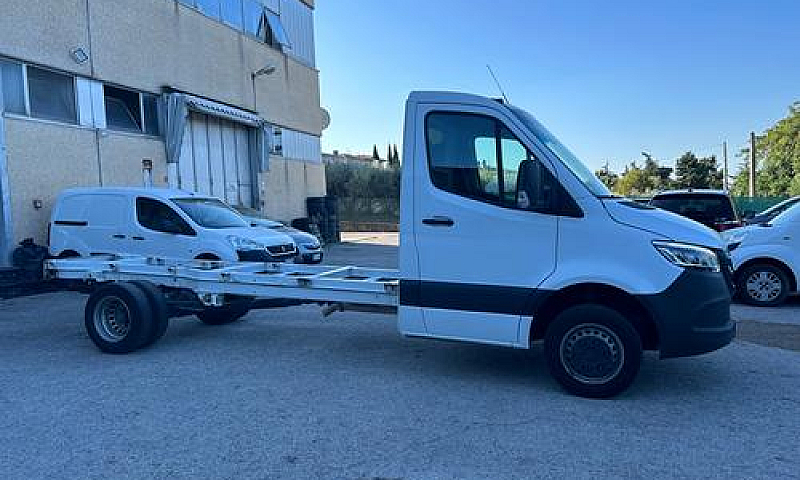 Mercedes-Benz Sprint...