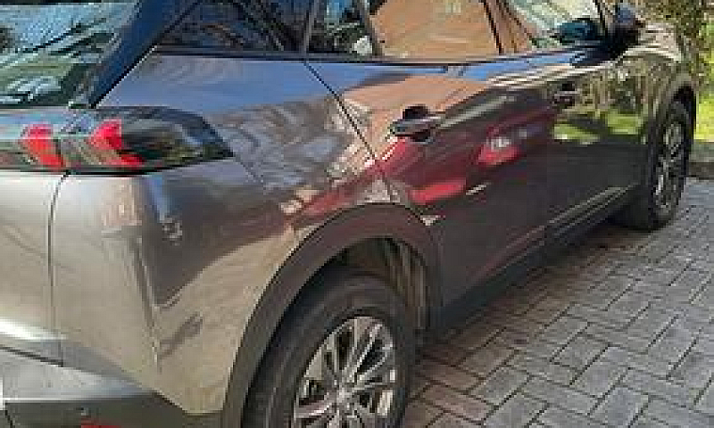 Peugeot 2008...