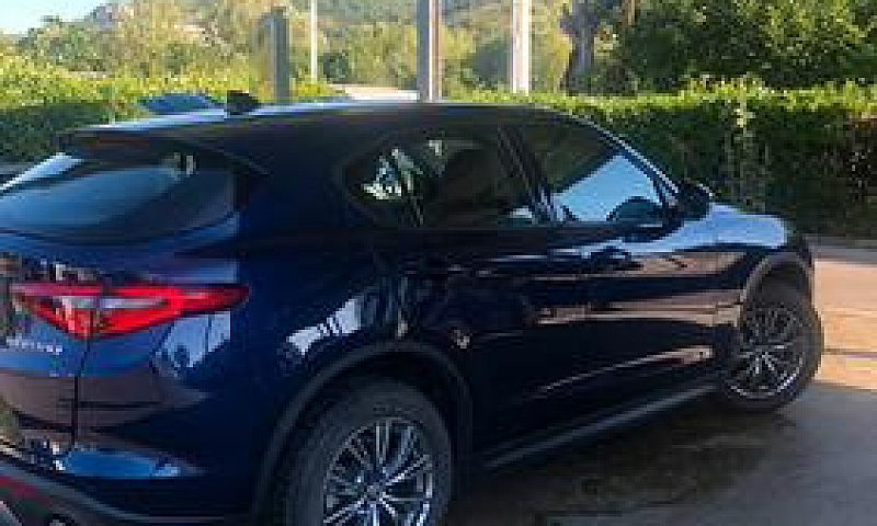 Alfa Romeo Stelvio Q...