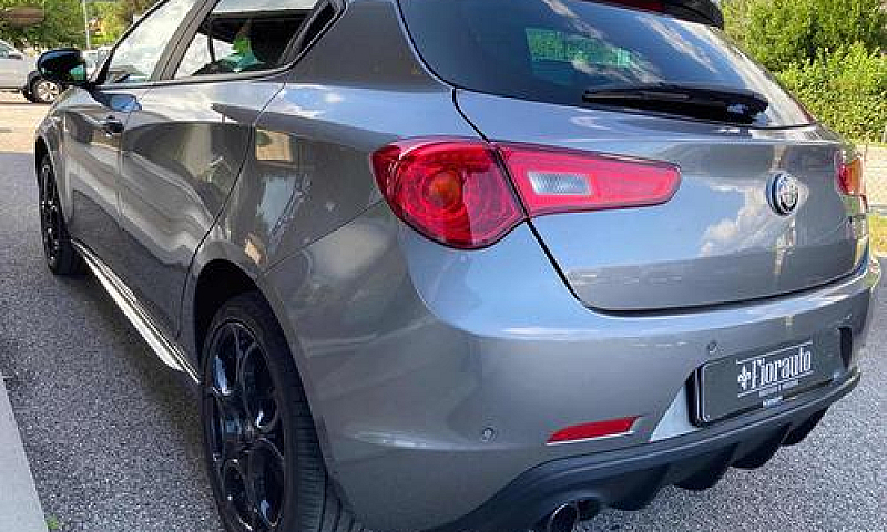 Alfa Romeo Giulietta...