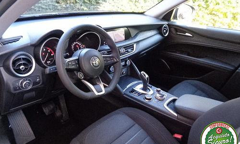 Alfa Romeo Stelvio 2...