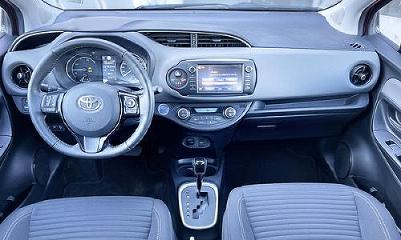 Toyota Yaris 1.5 Hyb...