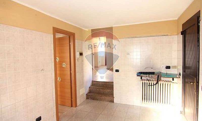 Porzione Di Casa - L...