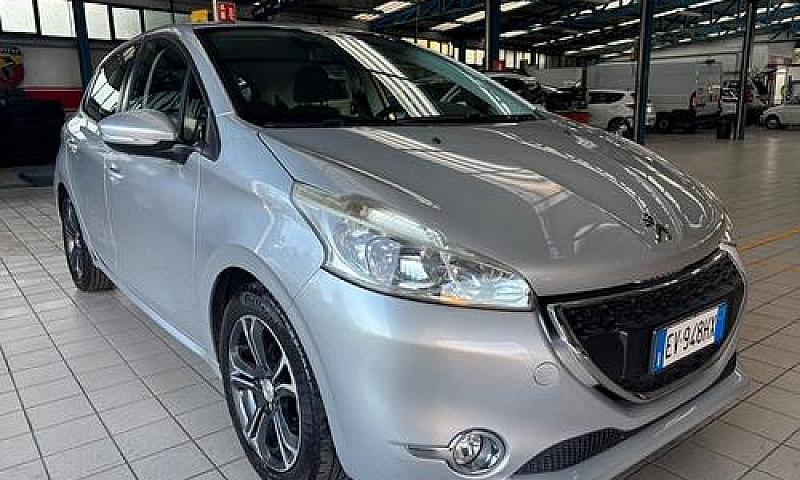 Peugeot 208 1° Serie...