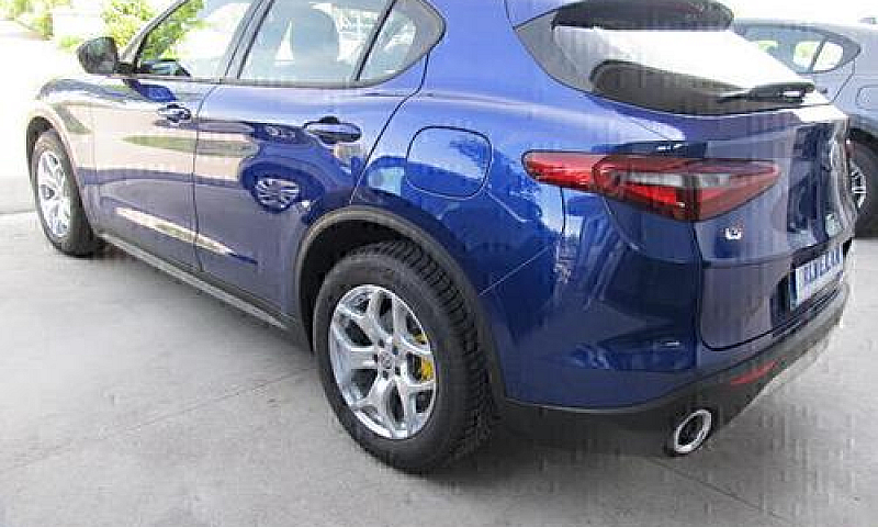 Alfa Romeo Stelvio 2...