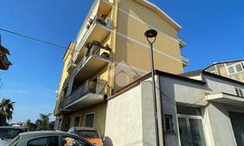 3 Locali A Santa Mar...