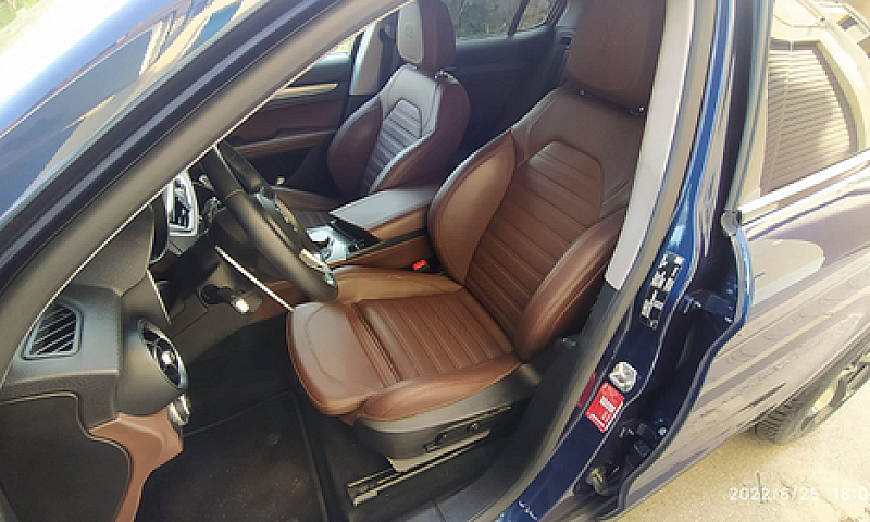 Alfa Romeo Stelvio 2...