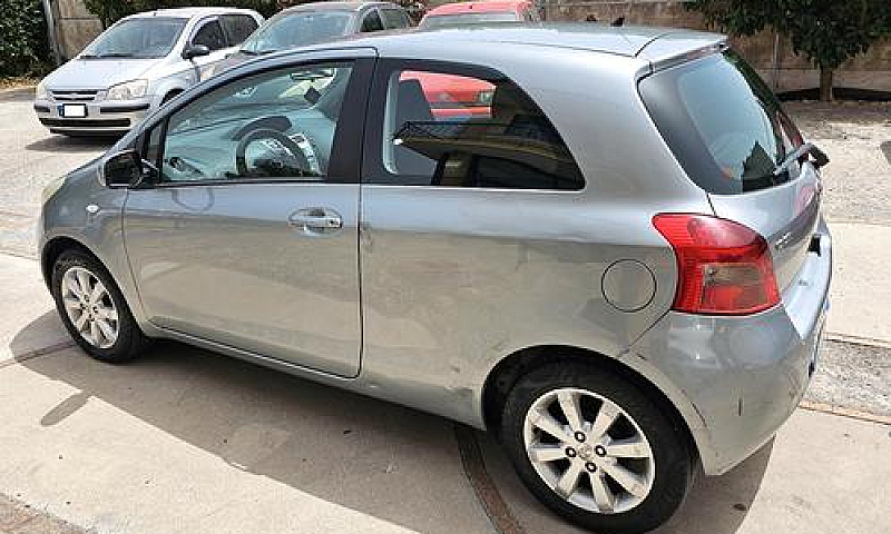 Toyota Yaris 1.3 3 P...