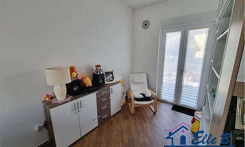 Villa A Schiera Tric...