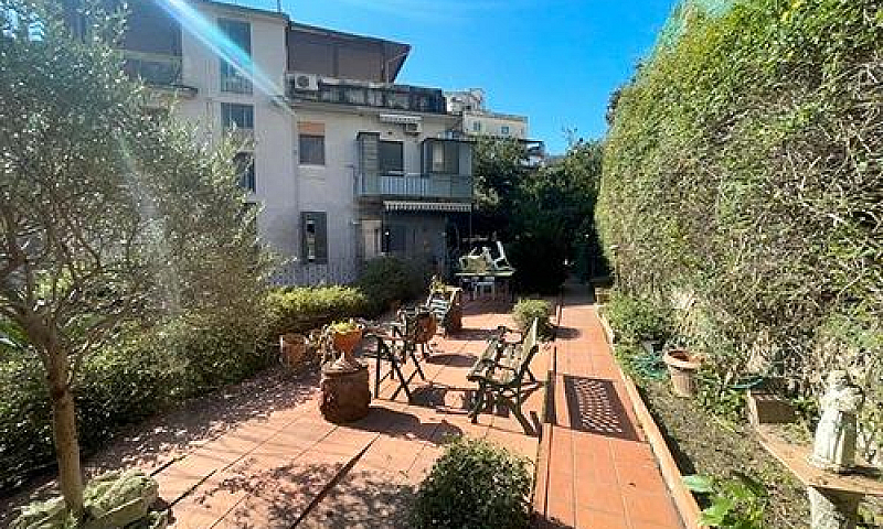 Via M. Guadagno- 3 V...