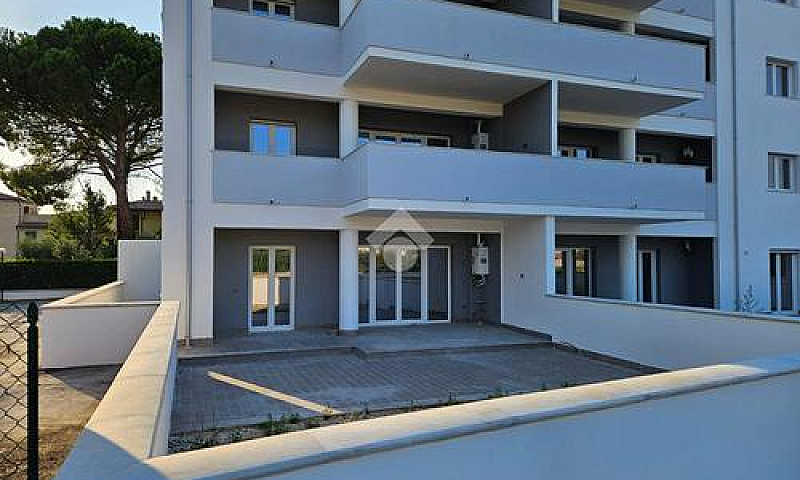 3 Locali A Foligno...