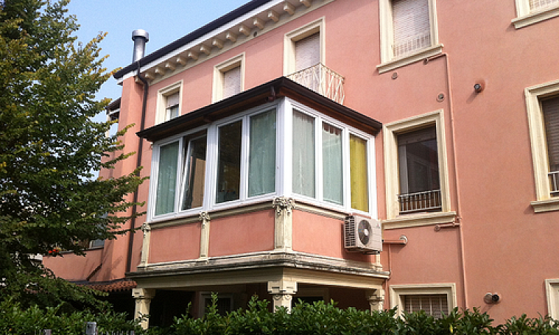 4 Locali...