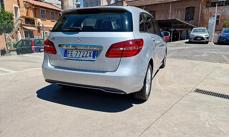 Mercedes-Benz B 180 ...
