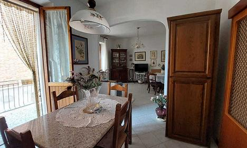 Appartamento A Ascia...