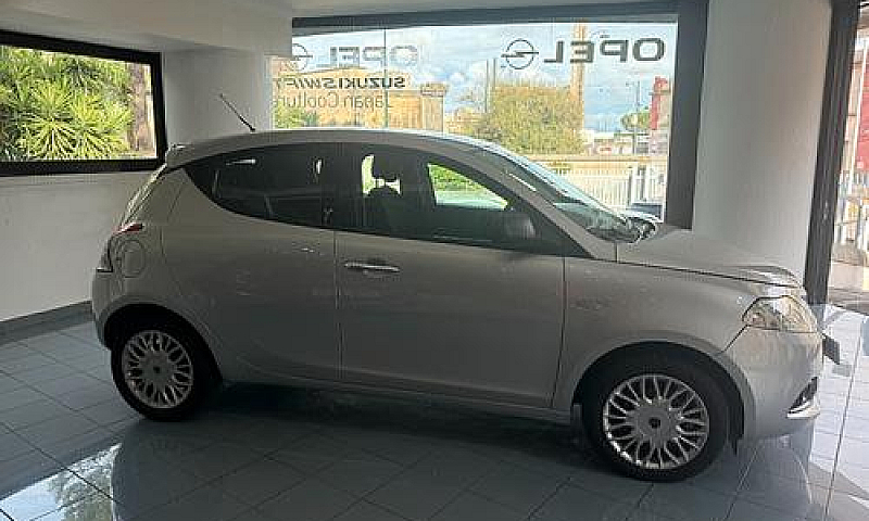 Lancia Ypsilon 1.3 M...