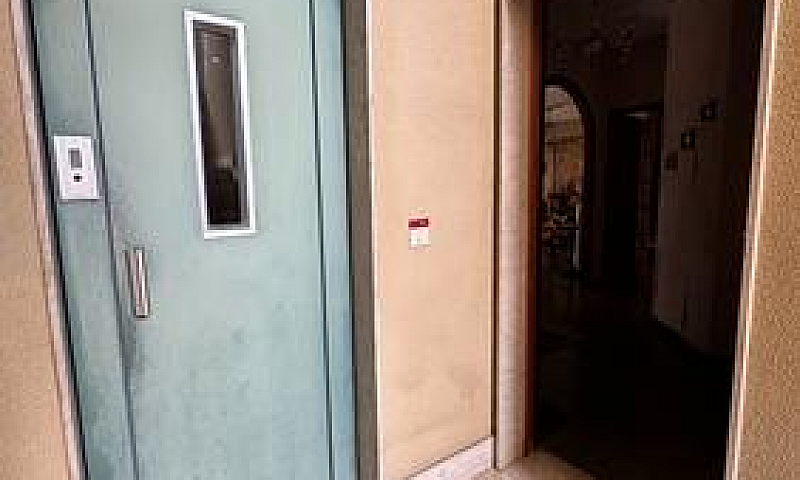 Via Manzoni Appartam...