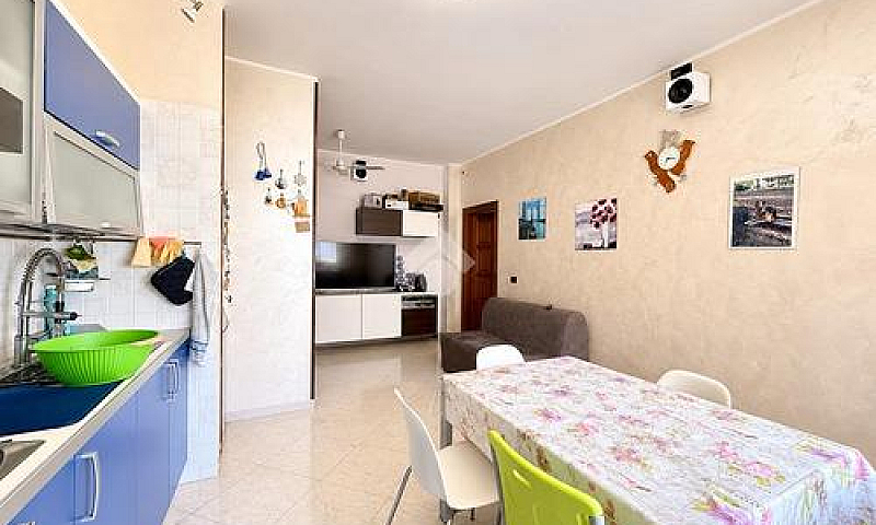 3 Locali A Napoli...