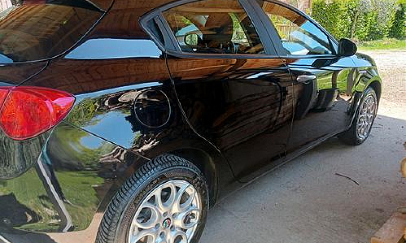 Alfa Romeo Giulietta...