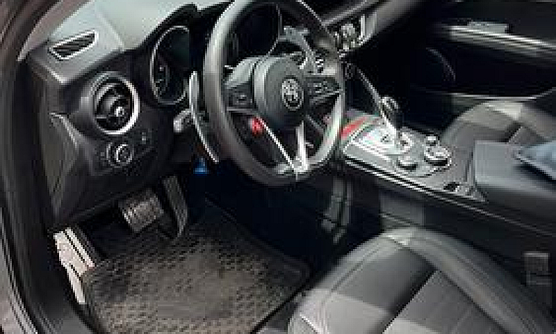 Alfa Romeo Stelvio...