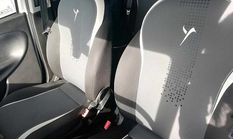 Lancia Ypsilon...