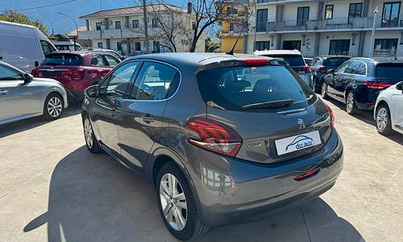 Peugeut 208 Allure 5...