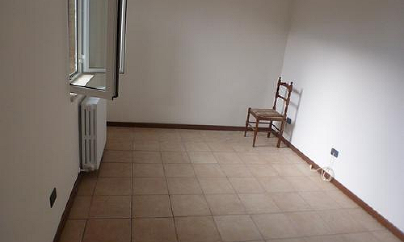 Appartamento A Jesi...