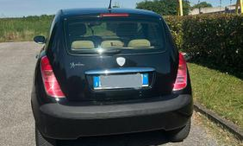 Lancia Ypsilon ...