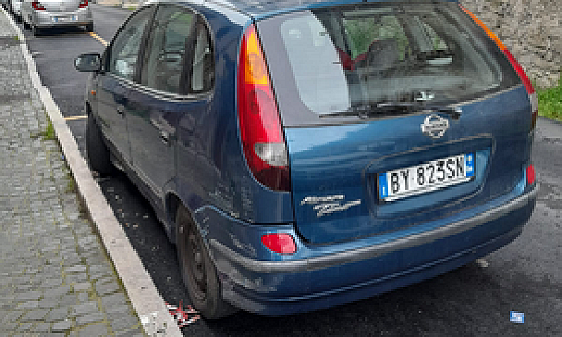 Nissan Almera Tino...
