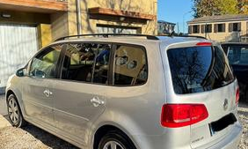 Volkswagen Touran...