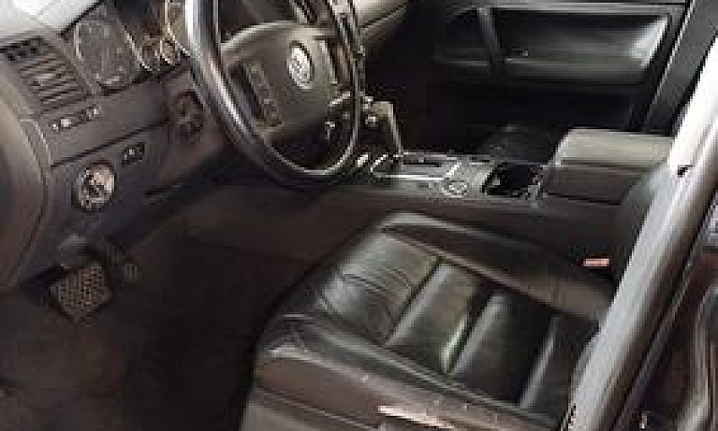 Volkswagen Touareg -...